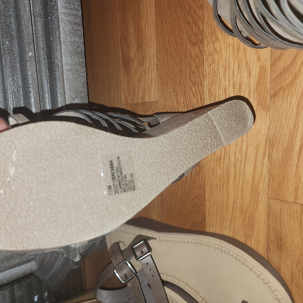 Gray T-Strap Sandals with Flat Sole - Picture 2 of 5